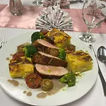 Zoeldsziget Menedek, Rendezveny-es Pihenohaz Barna