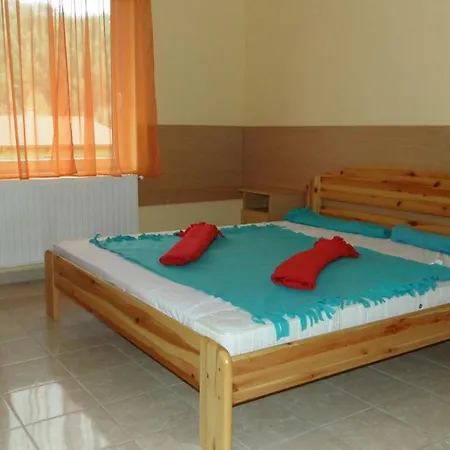 Zoeldsziget Menedek, Rendezveny-es Pihenohaz Resort *