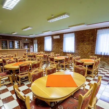 Zoeldsziget Menedek, Rendezveny-es Pihenohaz * Bárna
