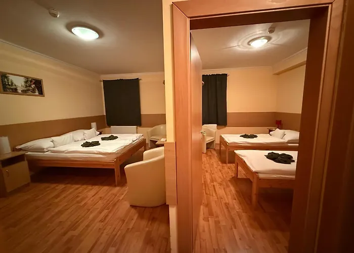 Zoeldsziget Menedek, Rendezveny-es Pihenohaz Bárna